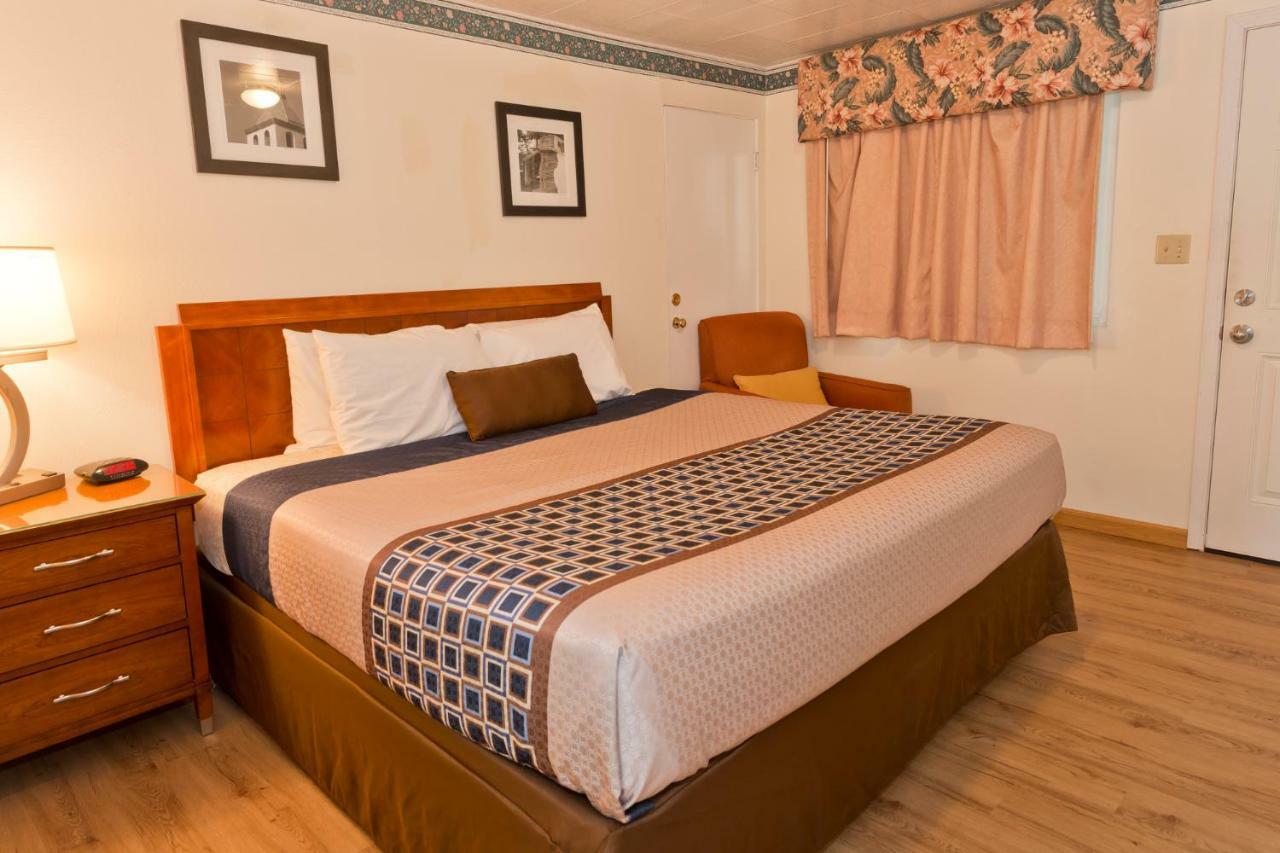Standard King Room