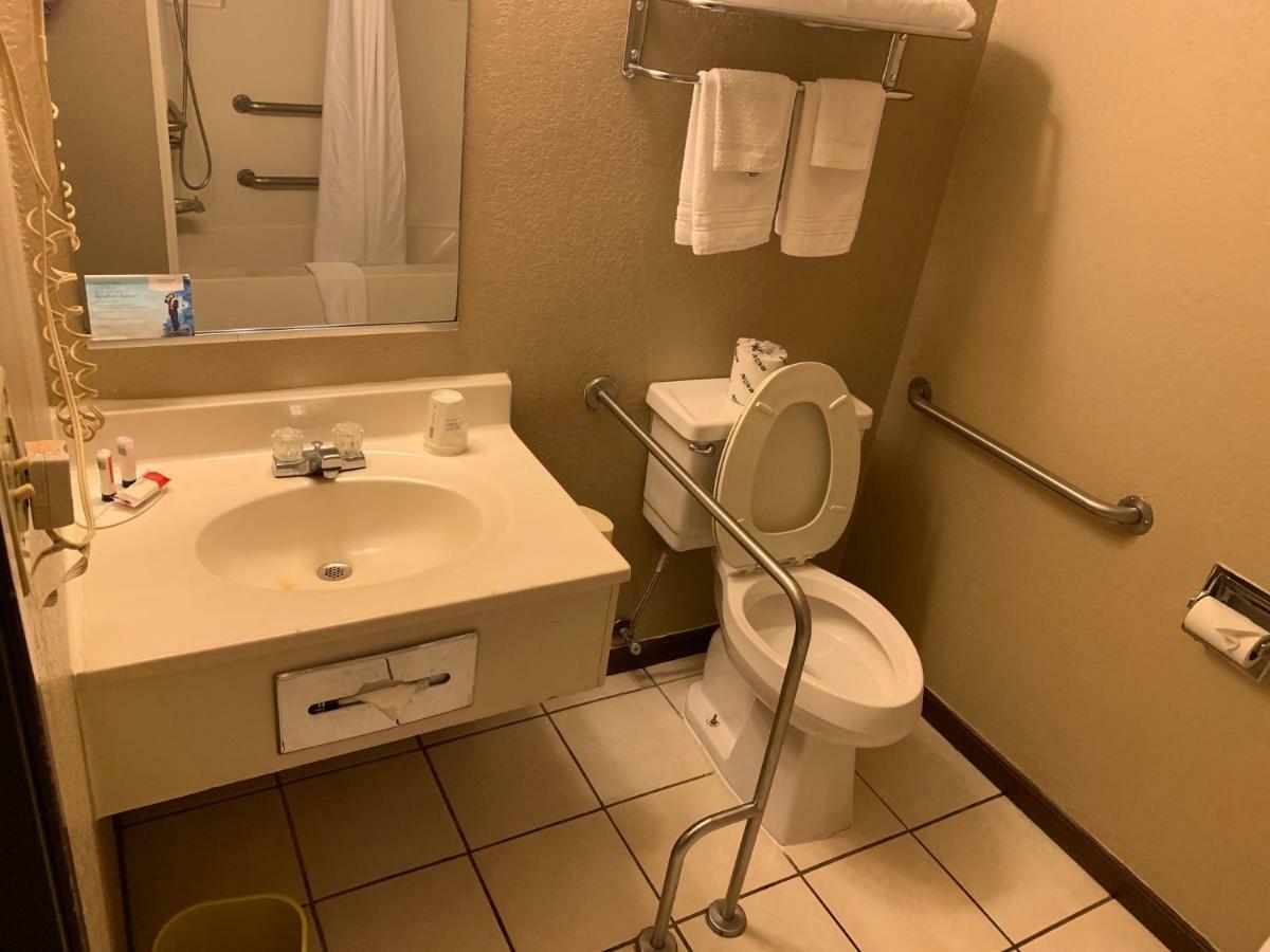 Queen Room Disability Access or Non-Smoking