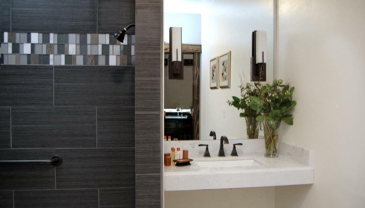 King Room Roll Shower Disability Access