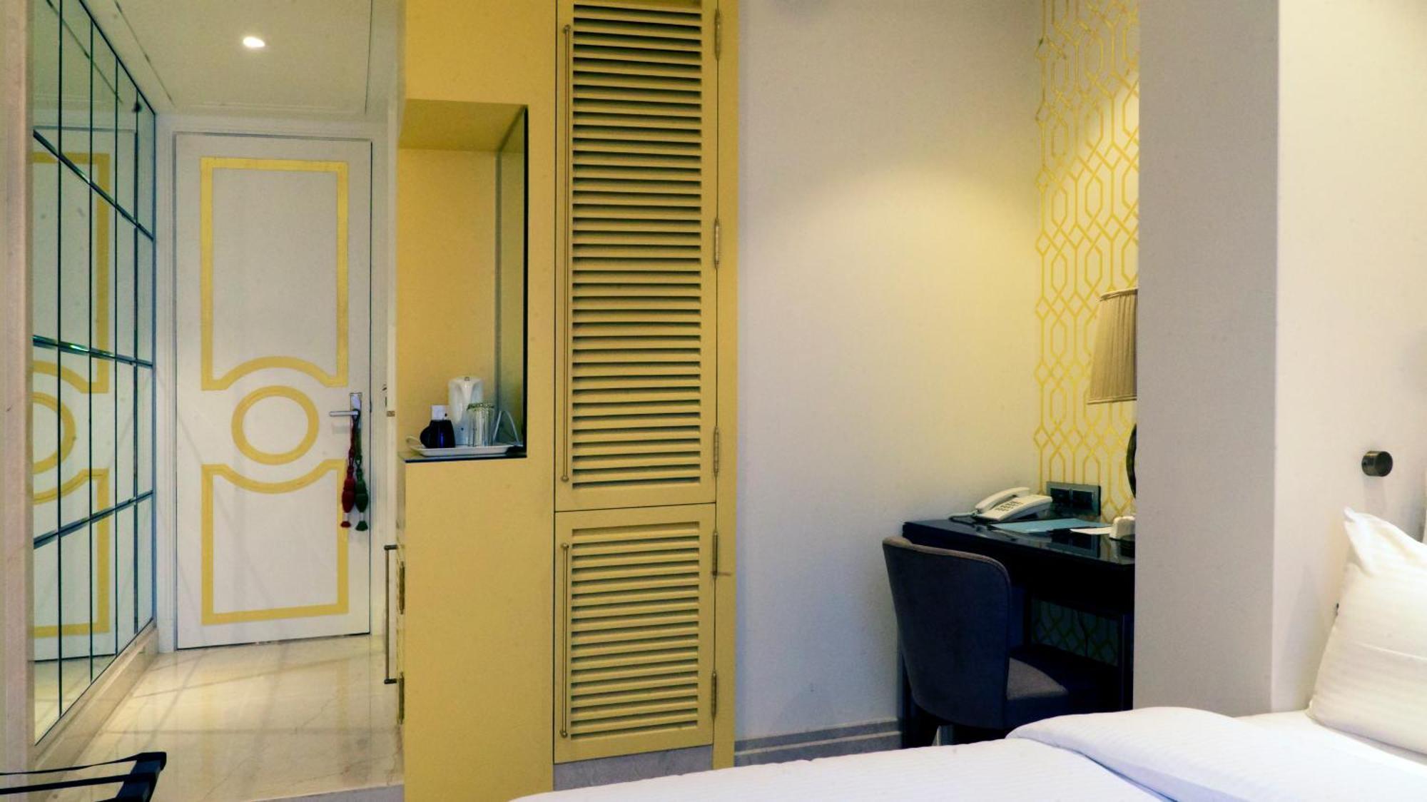 Deluxe Sea Facing Room