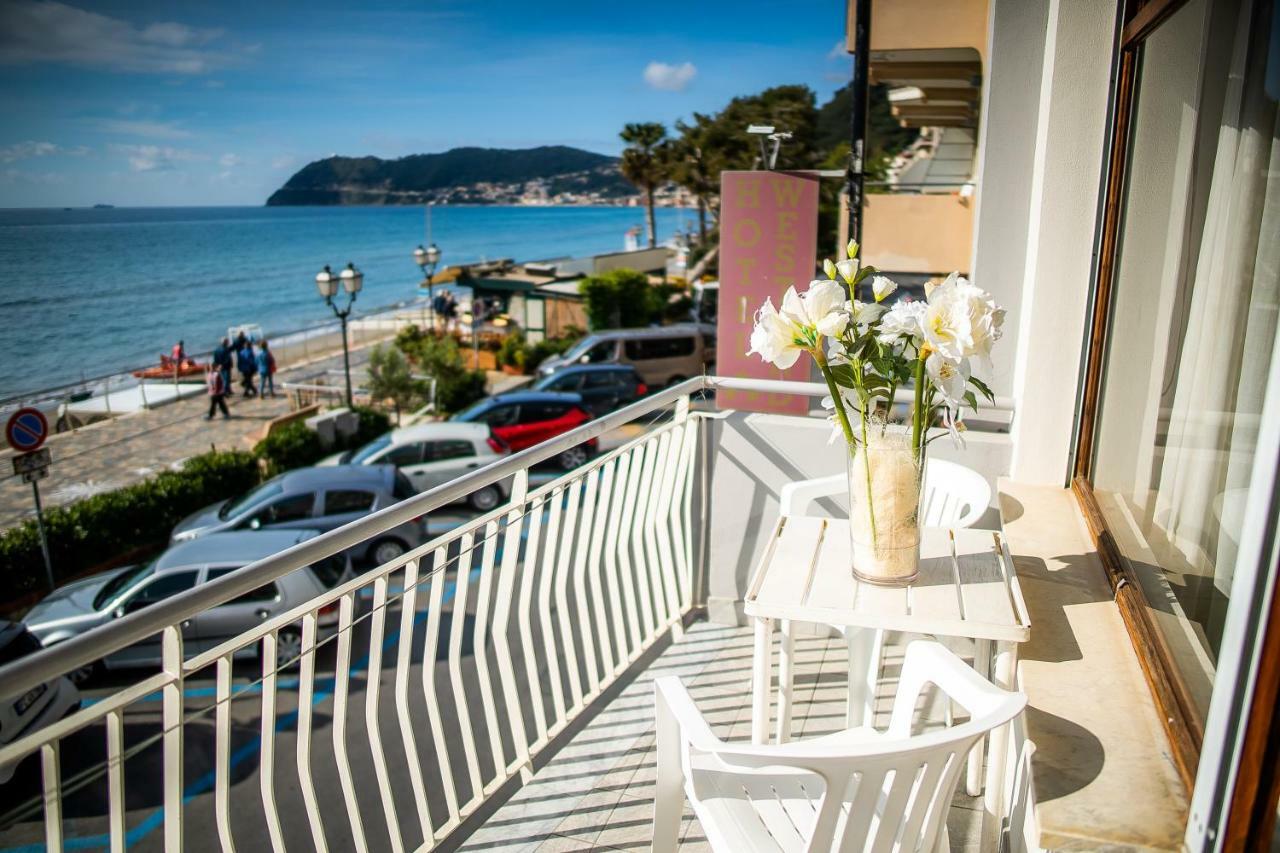 Standard Triple Room Sea View