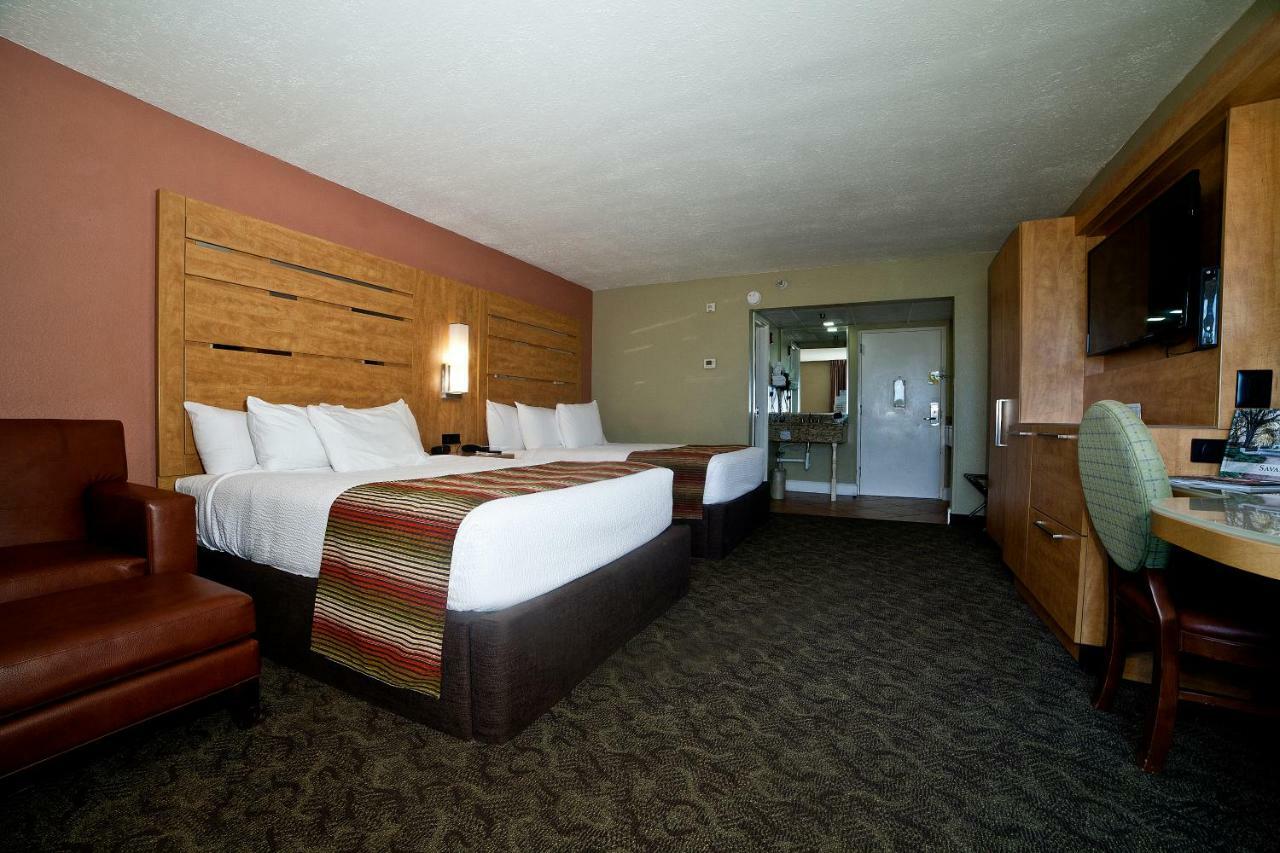 Deluxe Queen Room Two Queen Beds Ocean Front