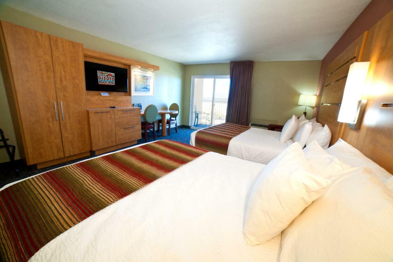 Deluxe Queen Room Two Queen Beds Ocean Front