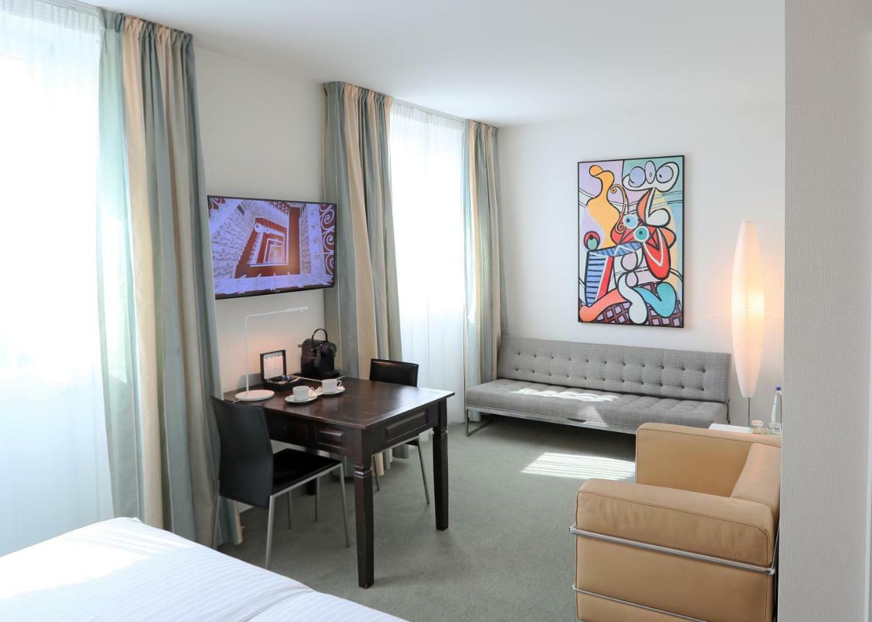 Junior Suite,1212153430:JPEG
