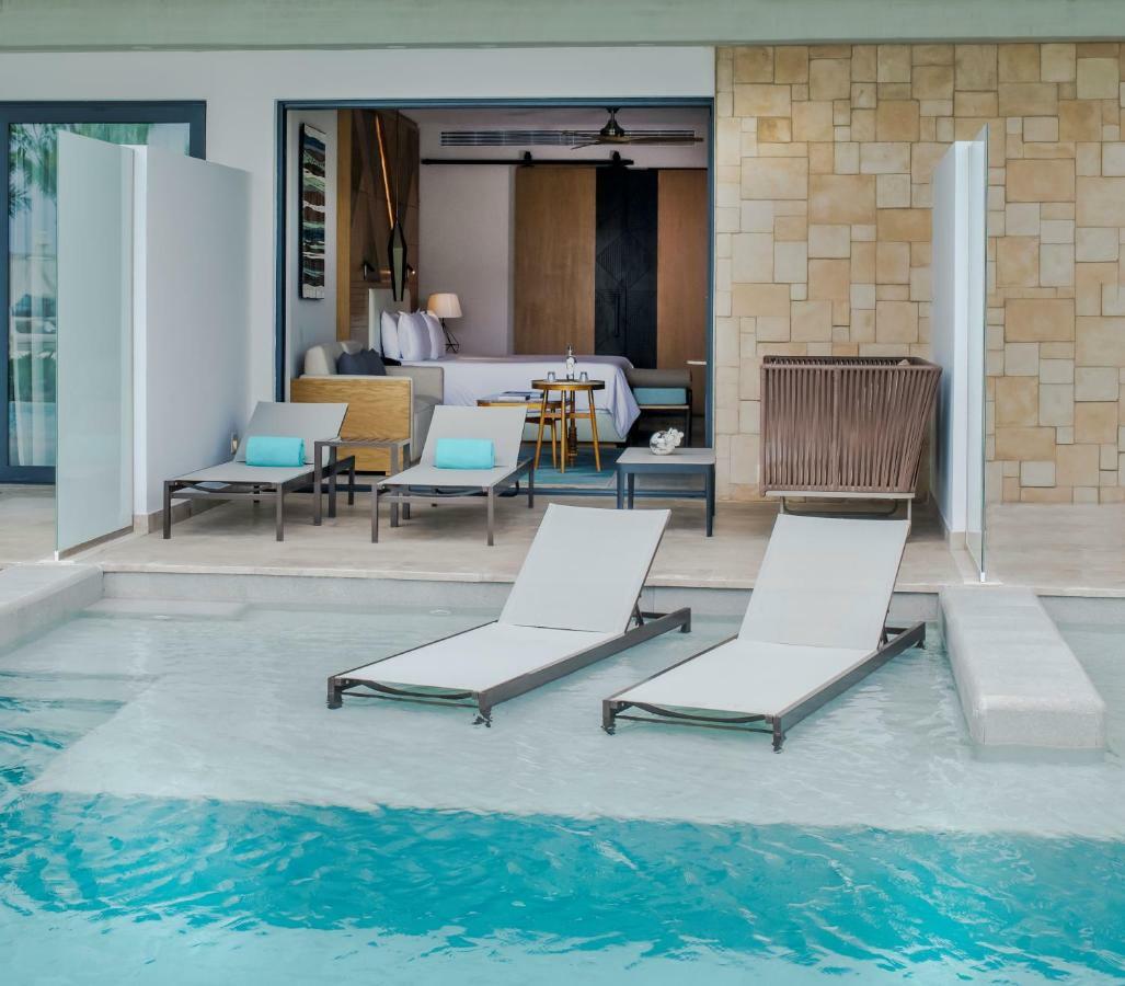 Junior Suite Swim Out Partial Ocean View