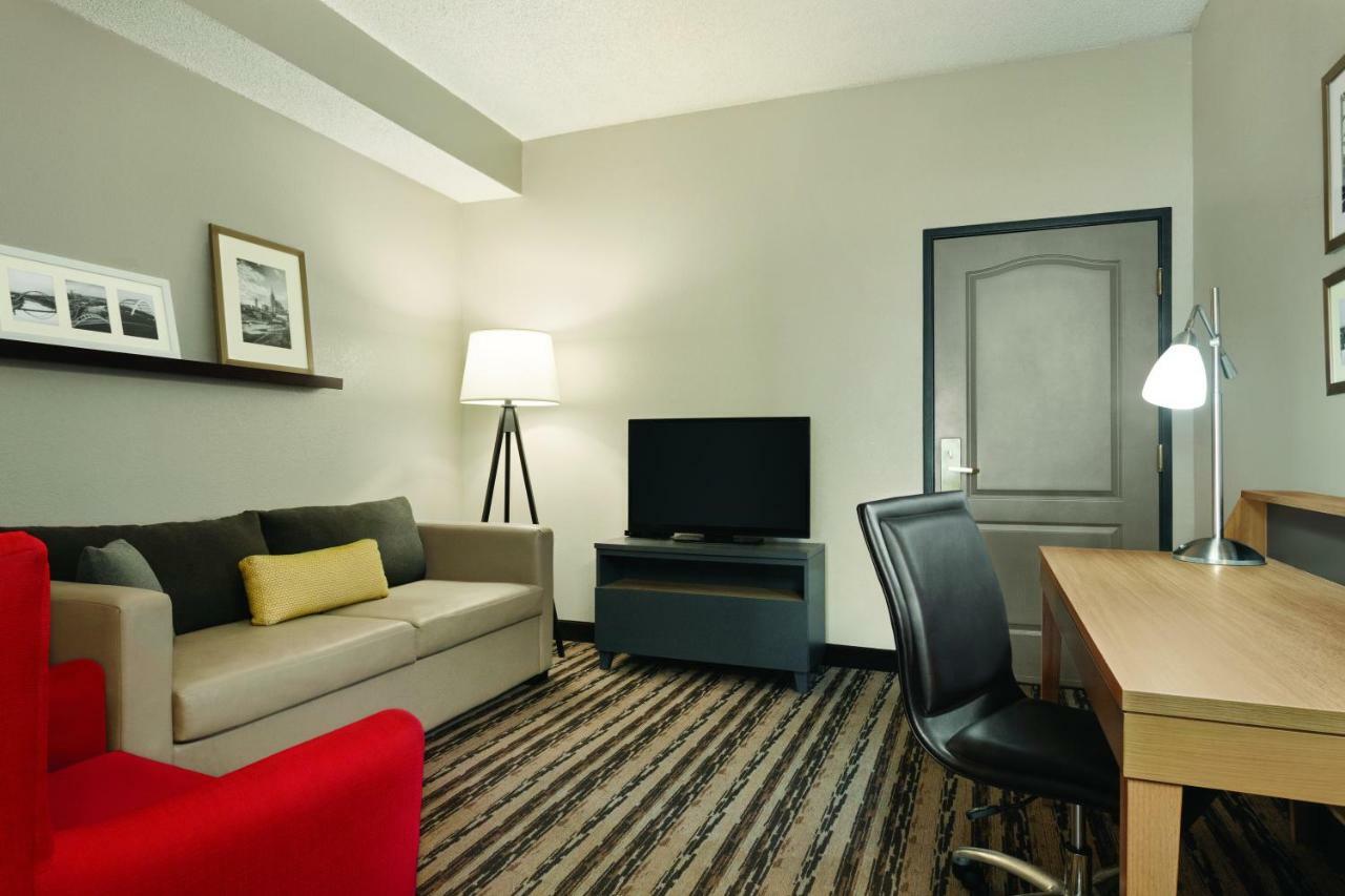 One-Bedroom King Suite