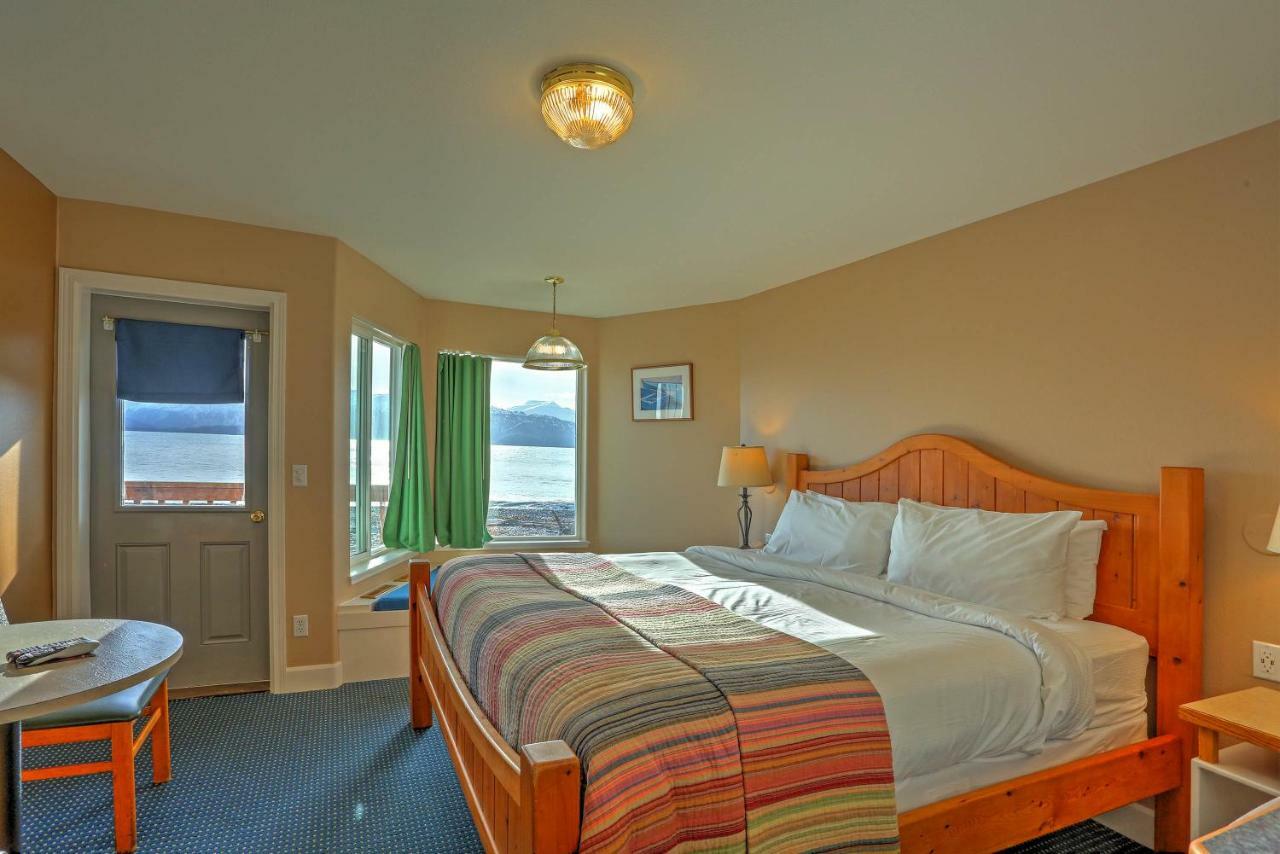 King Suite with Ocean View