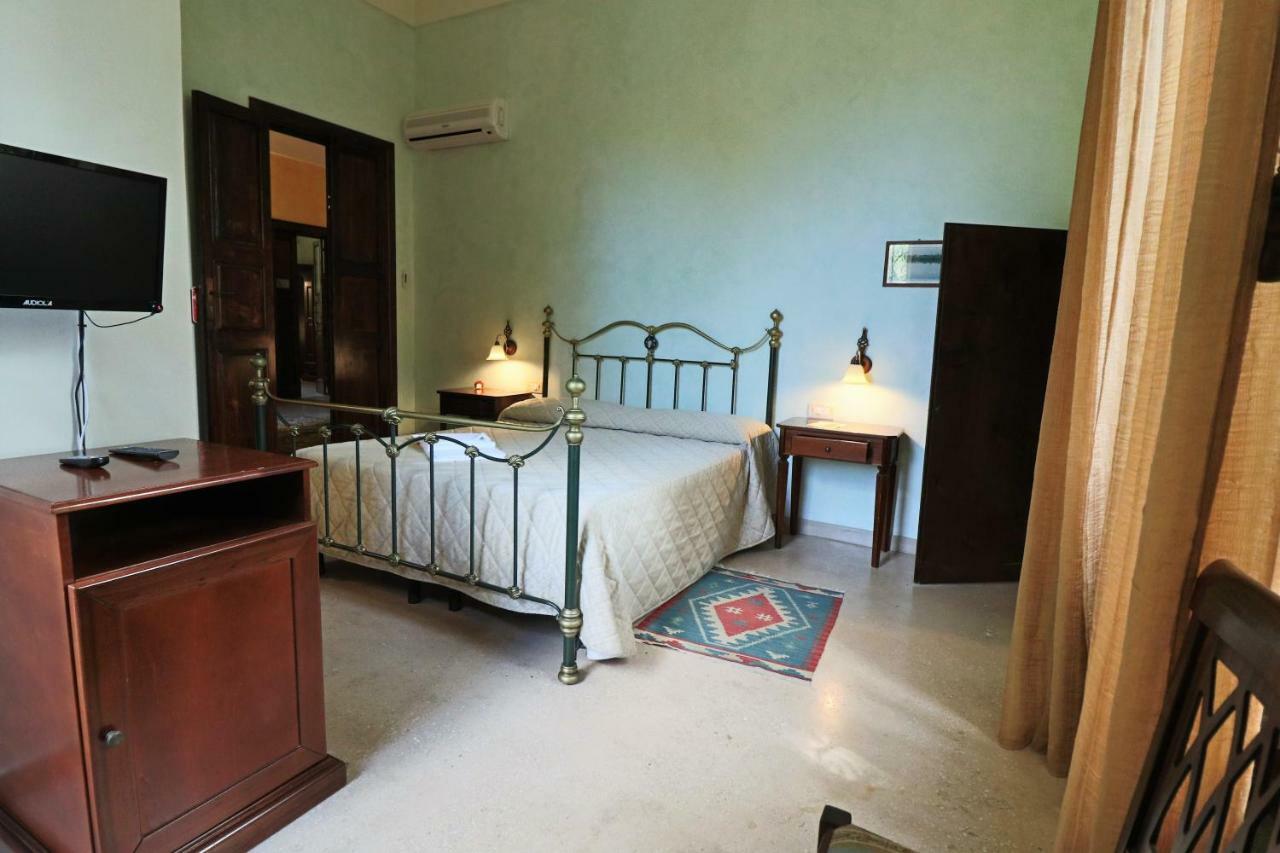 Deluxe Double Room Garden View