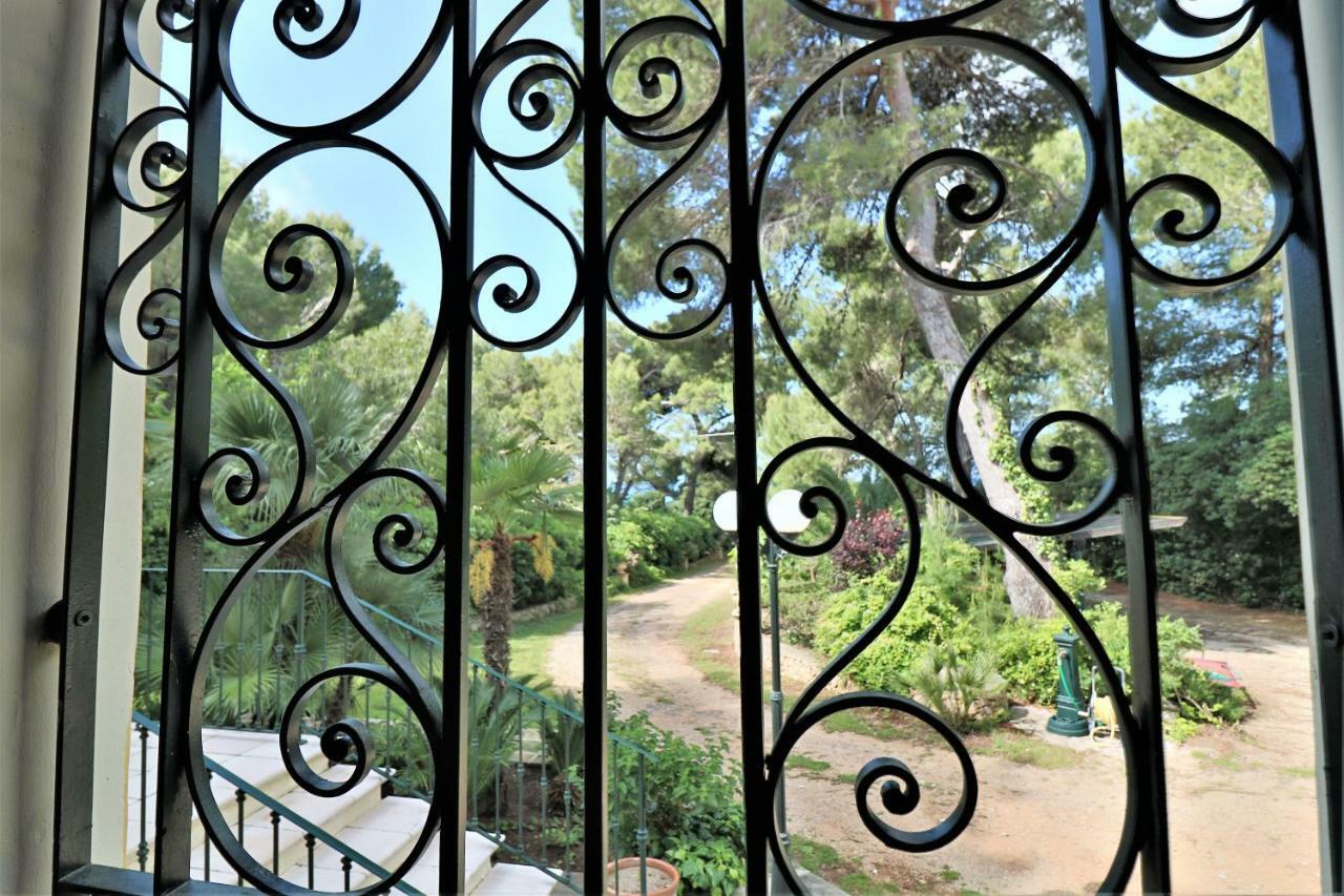 Deluxe Double Room Garden View