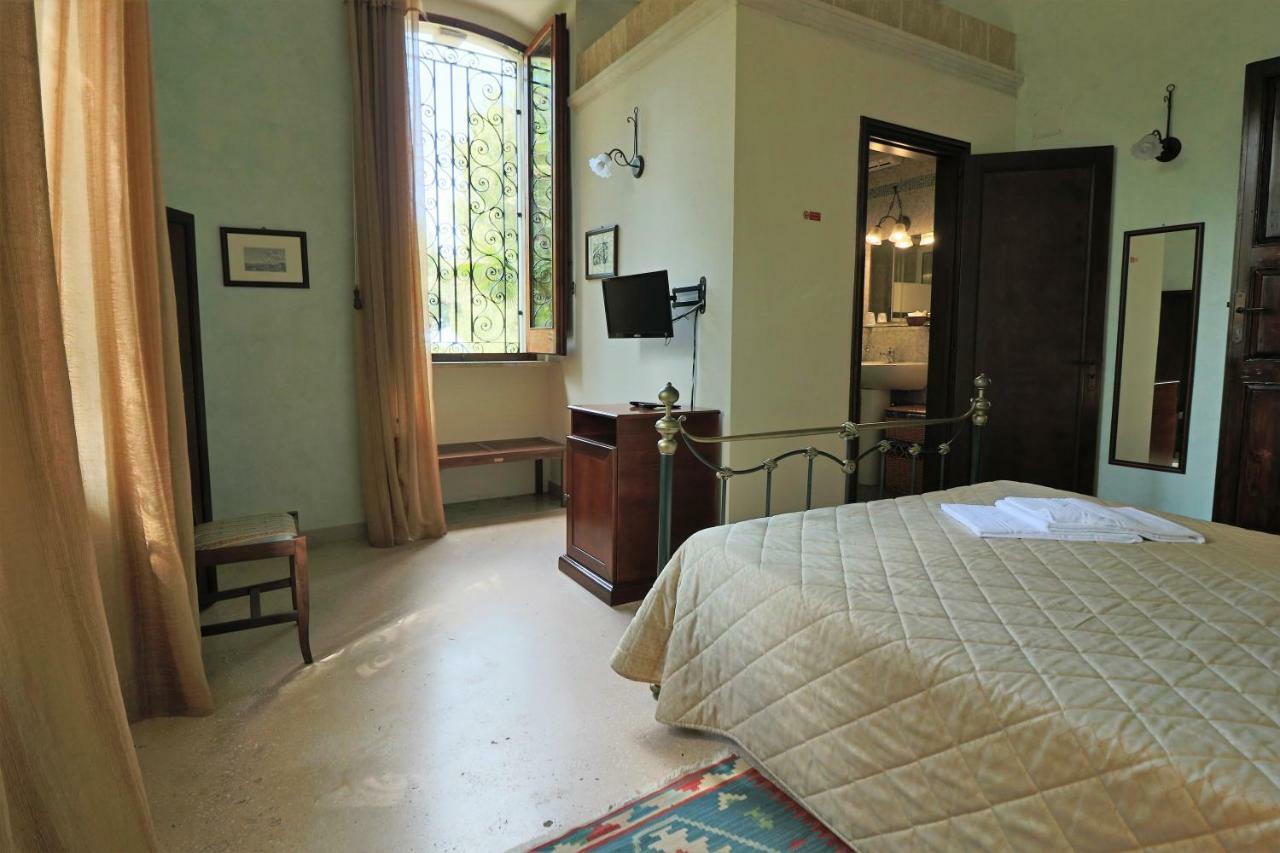 Deluxe Double Room Garden View