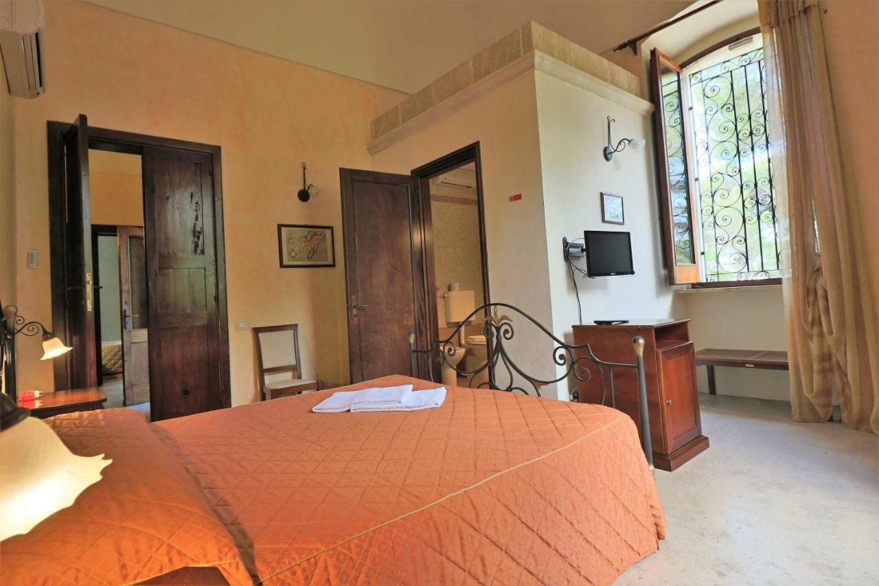 Deluxe Double Room Garden View