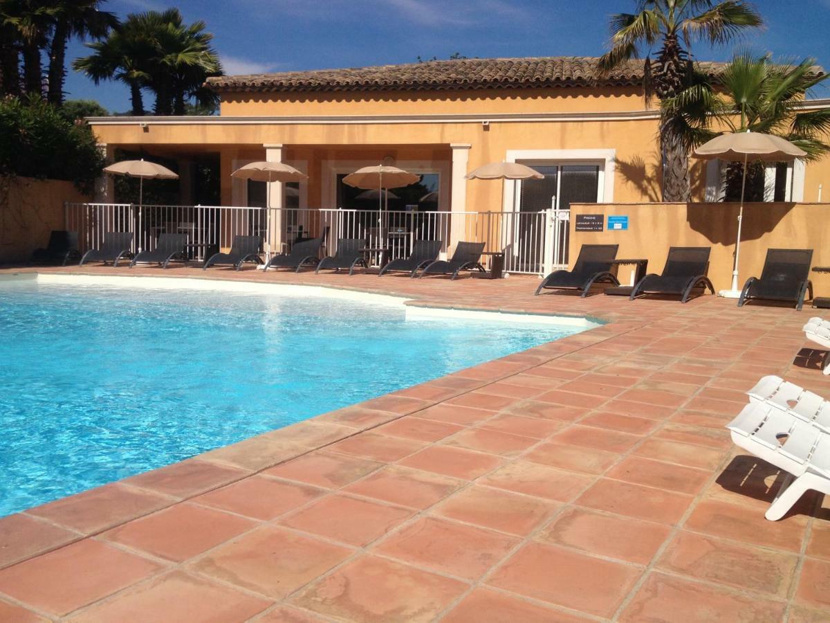 Two-Bedroom Villa Poolside
