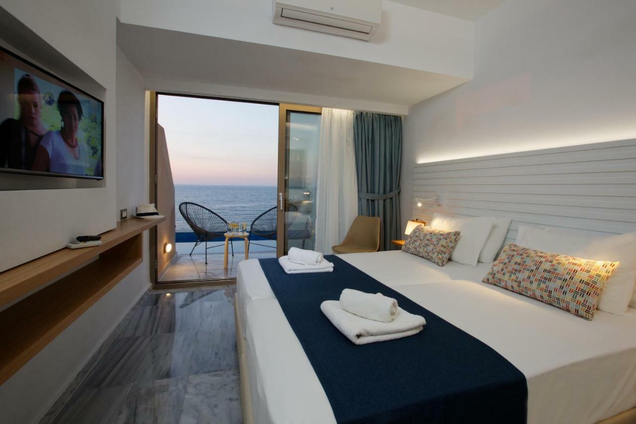 Superior Studio sea view private pool