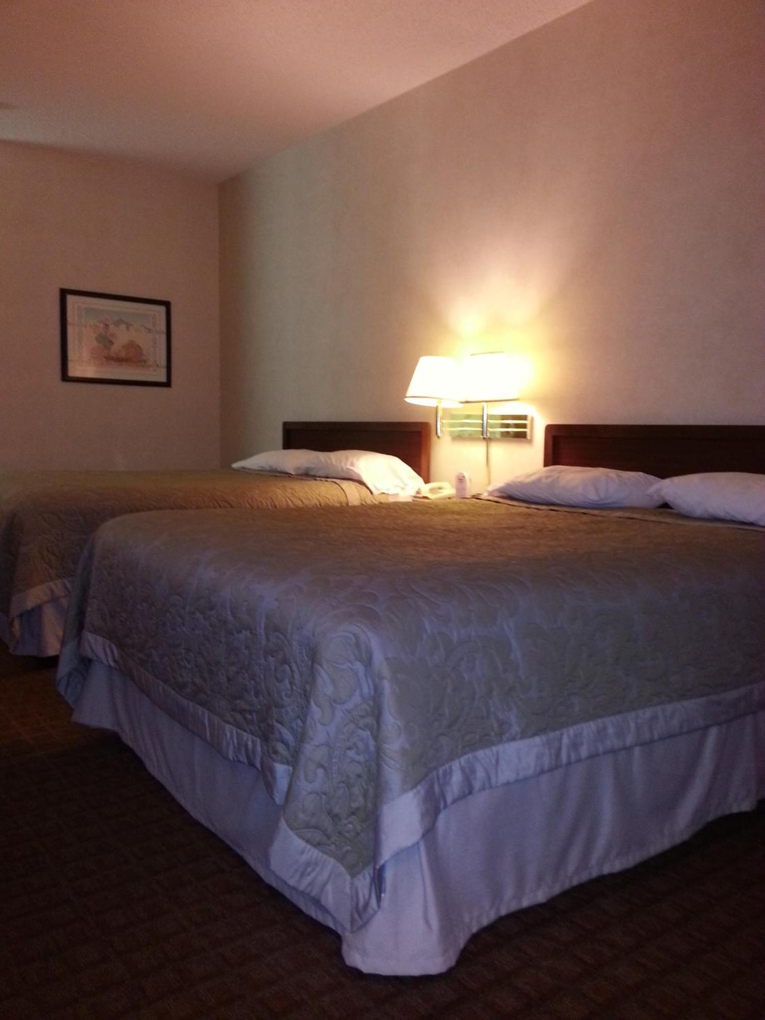 Queen Room Two Queen Beds Non-Smoking