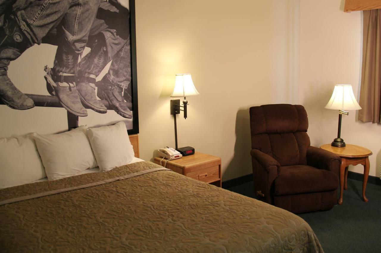Standard Queen Room