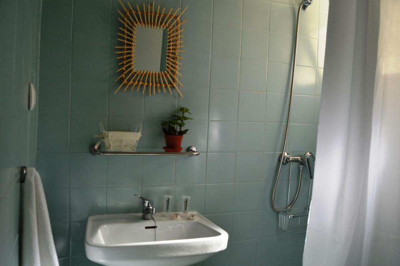 Twin Room Private External Bathroom