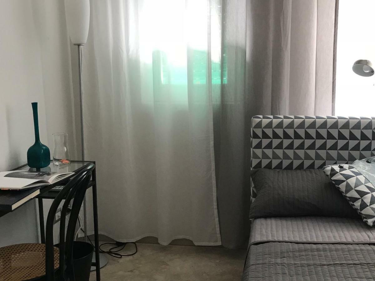 Single Room Private External Bathroom