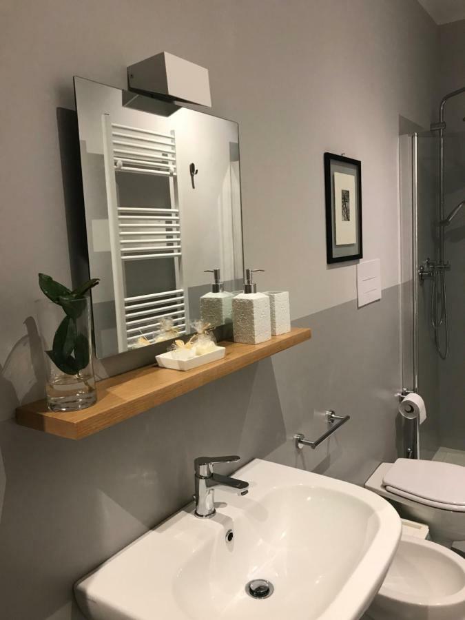 Single Room Private External Bathroom
