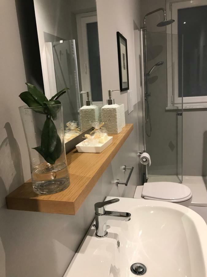 Single Room Private External Bathroom