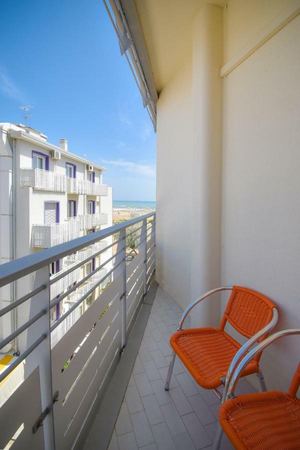 Family Room (2 Adults + 1 Child) with Balcony and Side Sea View,812357320:JPEG