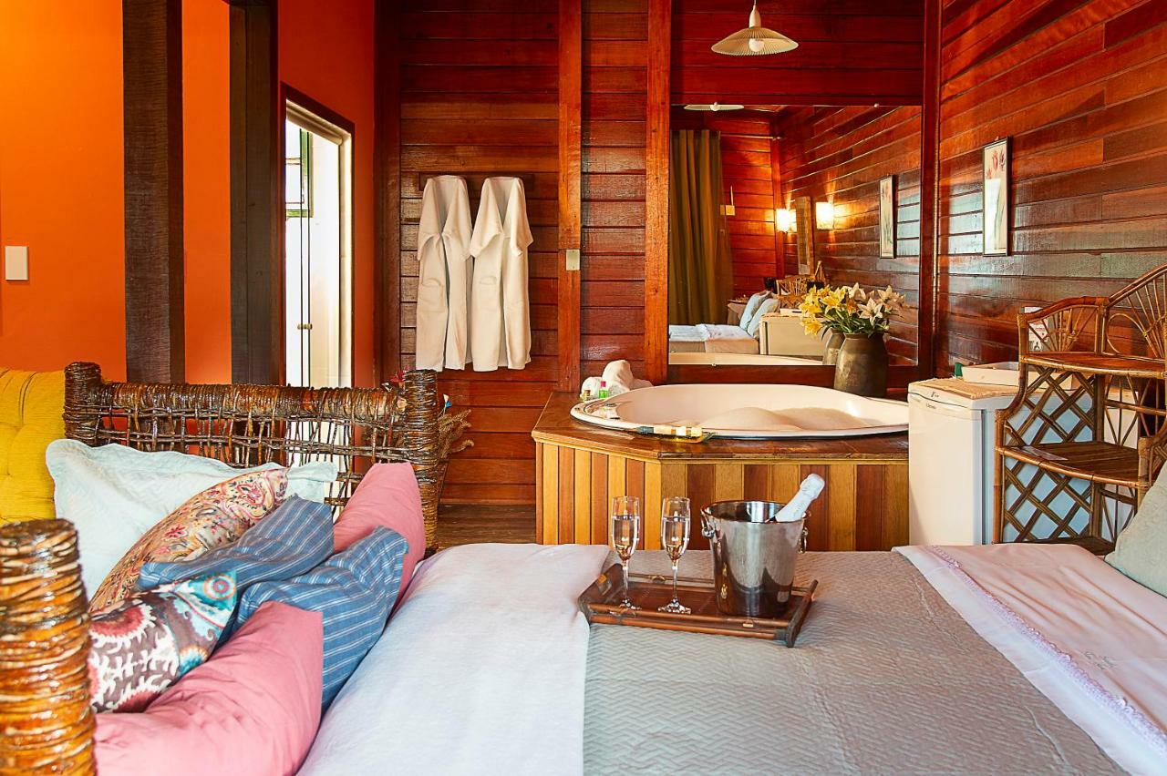 Deluxe Suite Spa Bath