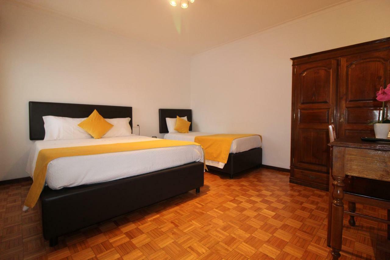 Quarto Triplo Básico
