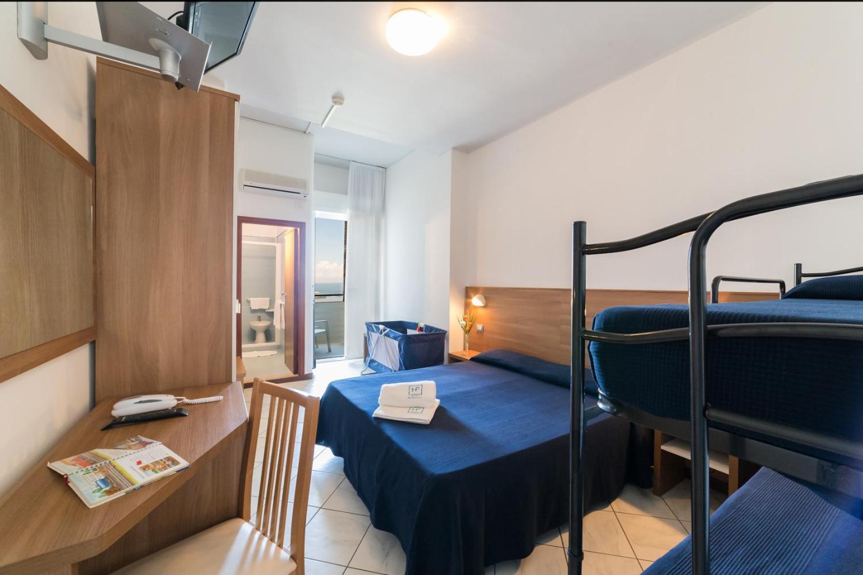 Camera Familiare con Vista Mare