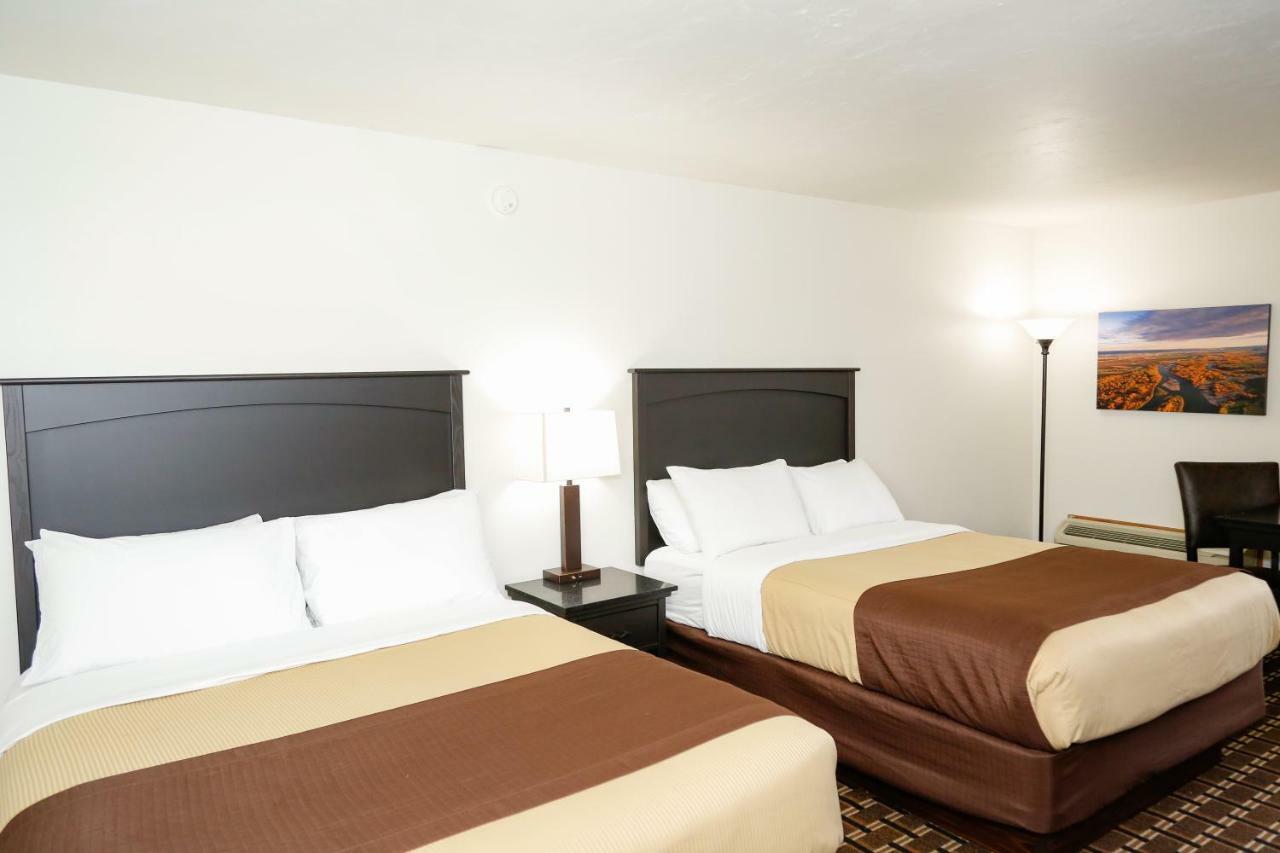Queen Room Two Queen Beds