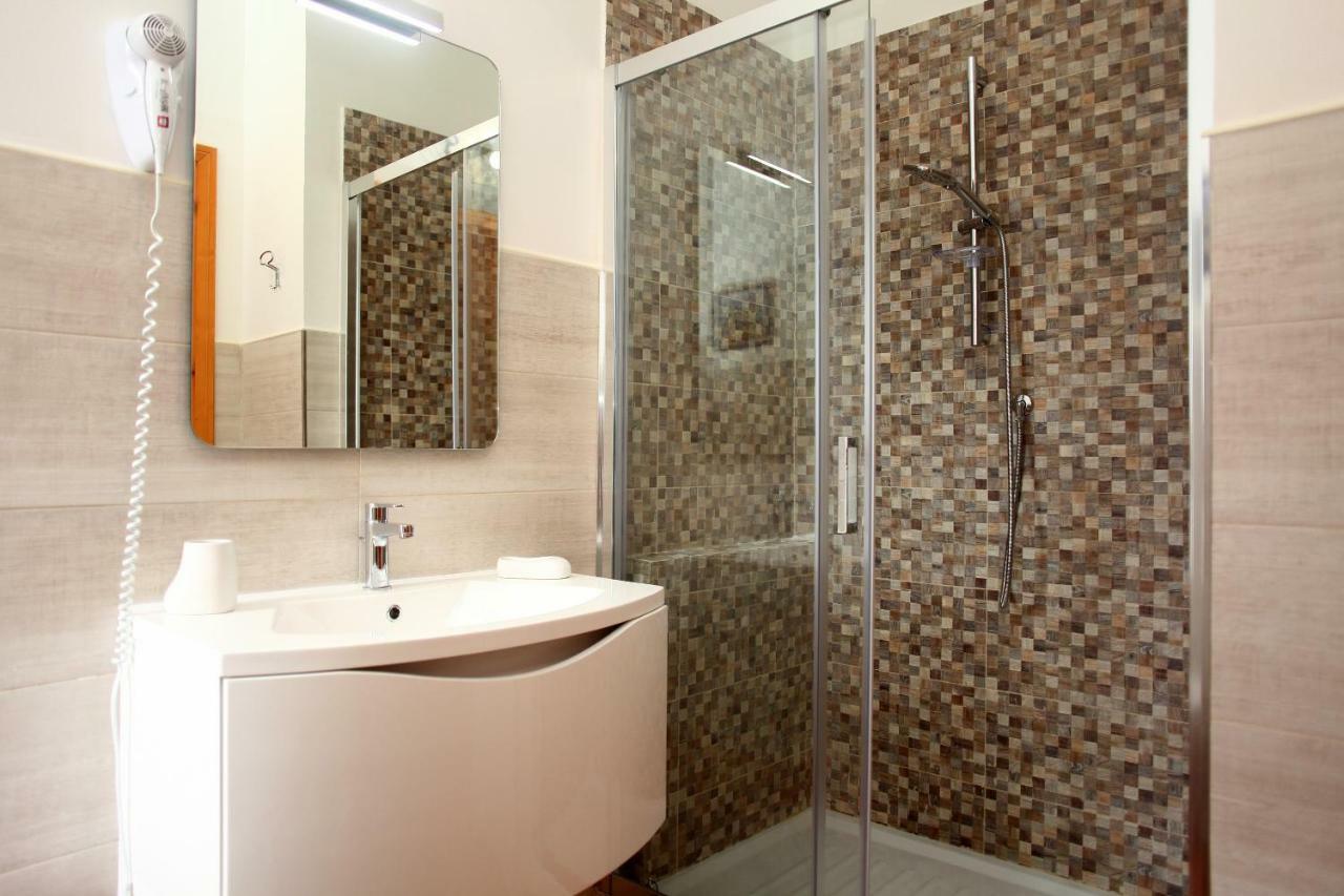 Triple Room Private Bathroom