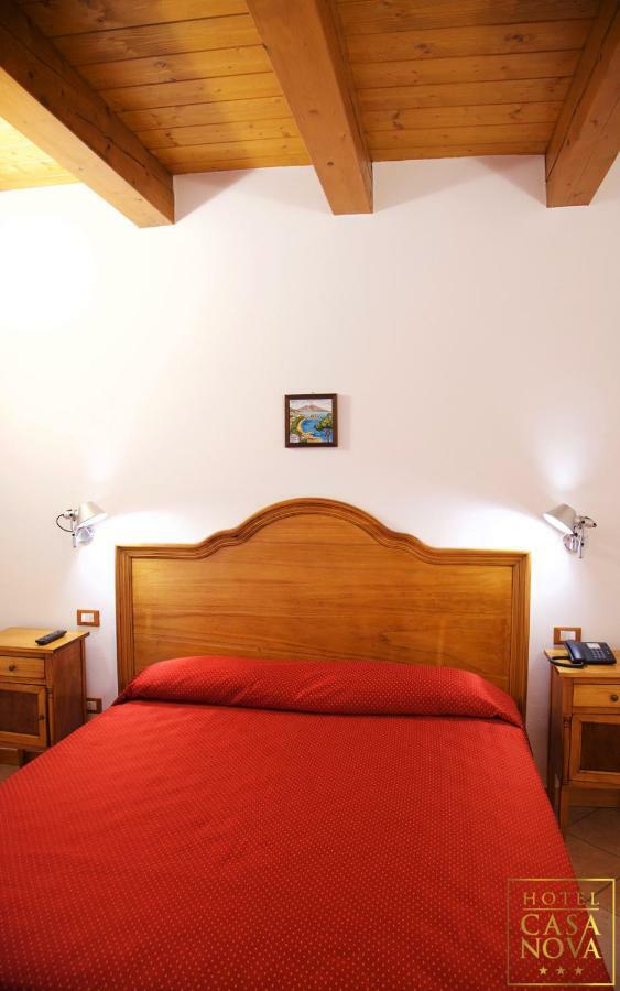Double Room with Private Bathroom,813867059:JPEG
