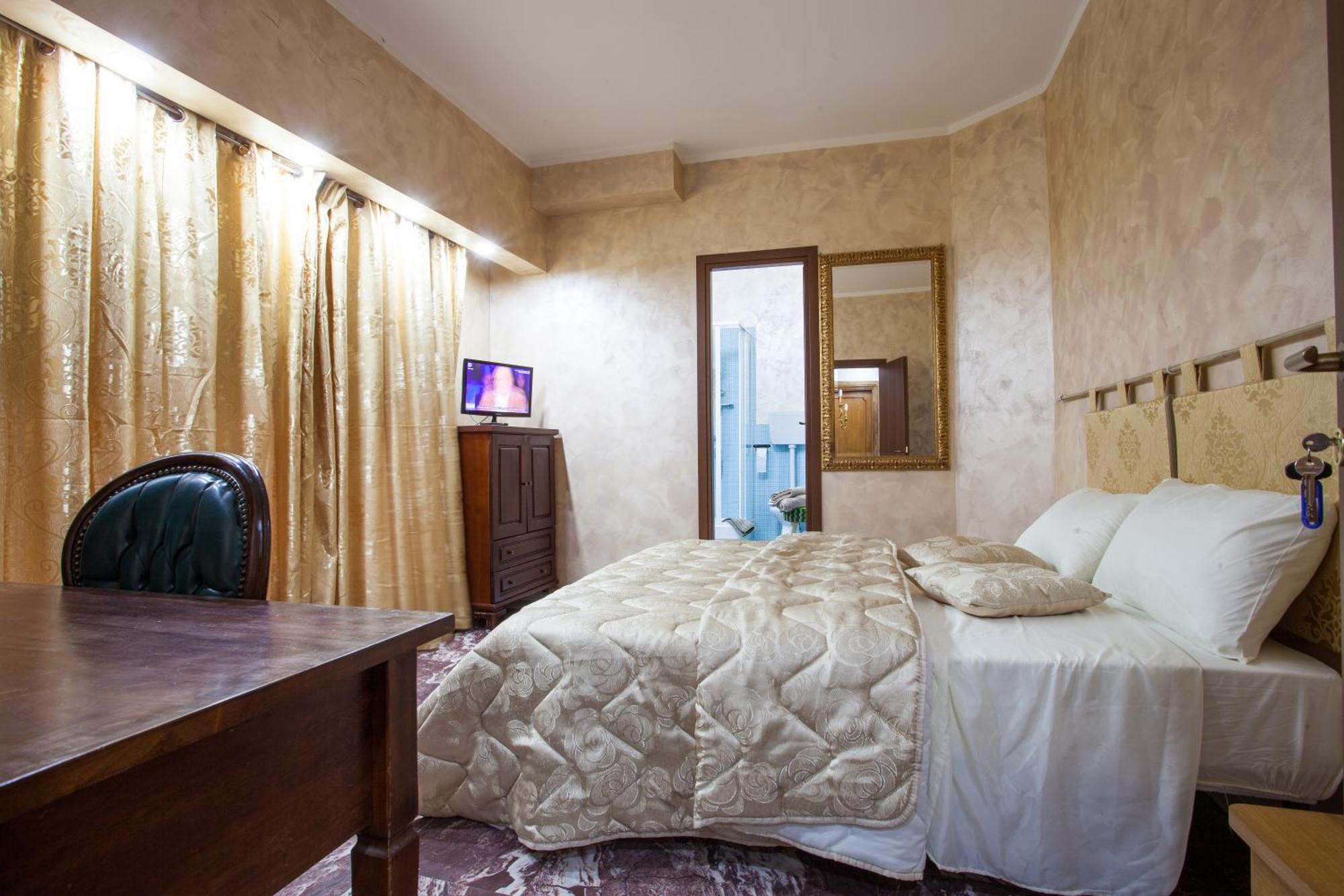 Quarto Deluxe com Cama de Casal ou 2 de Solteiro e Varanda