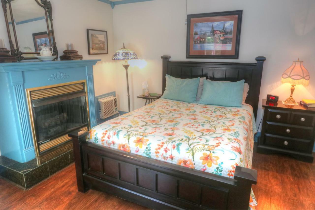 Queen Suite