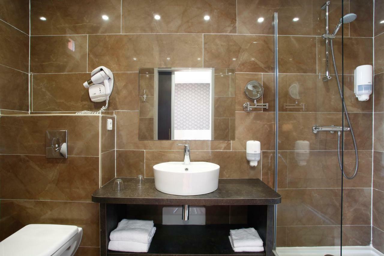 Double or Twin Room Sea View