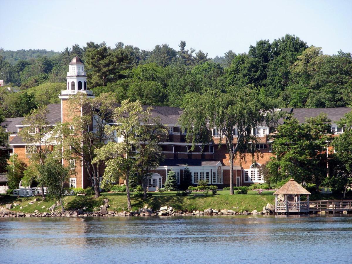 Church Landing Deluxe King