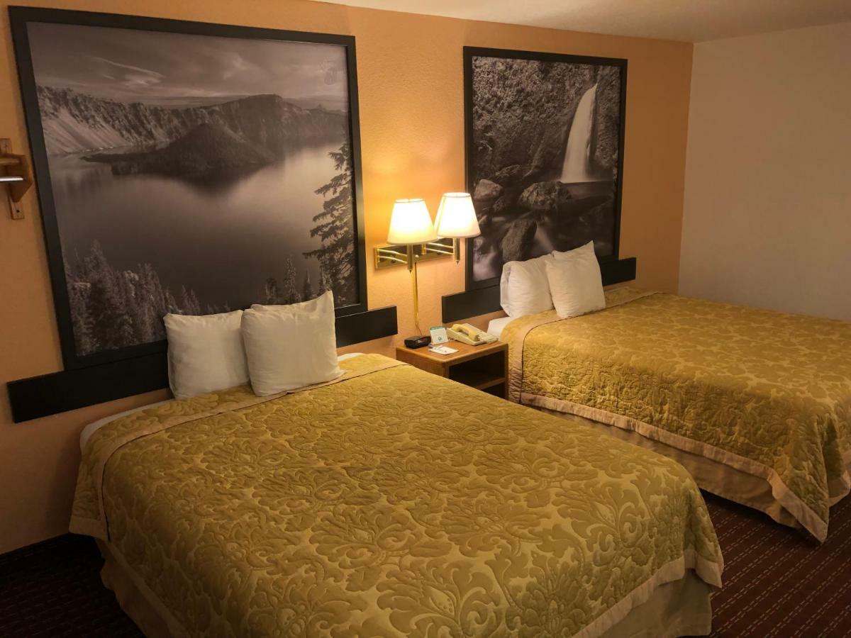Queen Room Two Queen Beds Non-Smoking