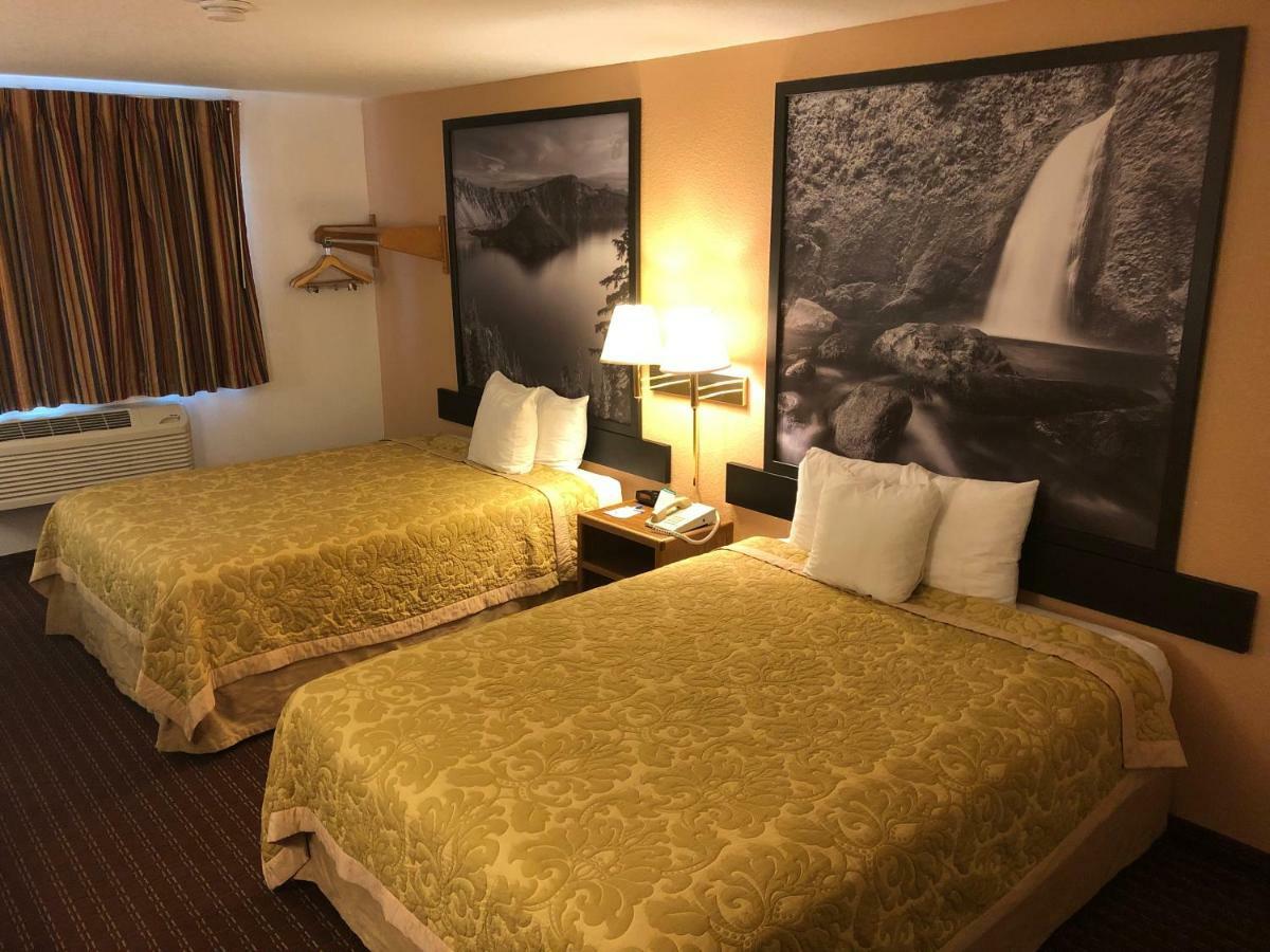 Queen Room Two Queen Beds Non-Smoking