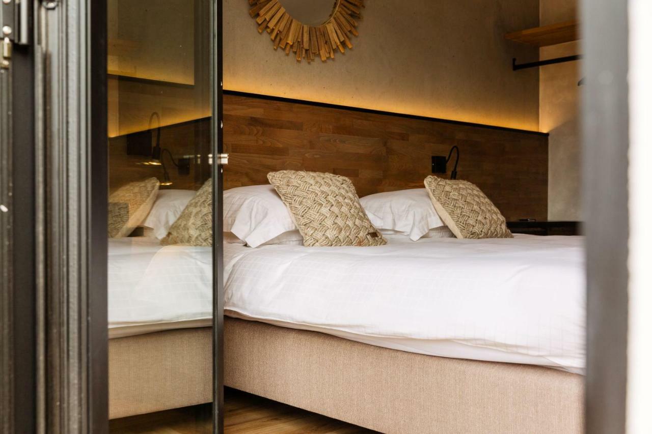 Tweepersoonskamer met 2 Aparte Bedden en Balkon