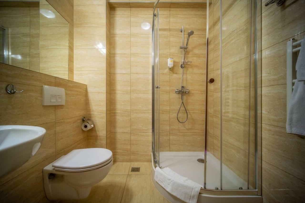 Einzelzimmer mit Balkon