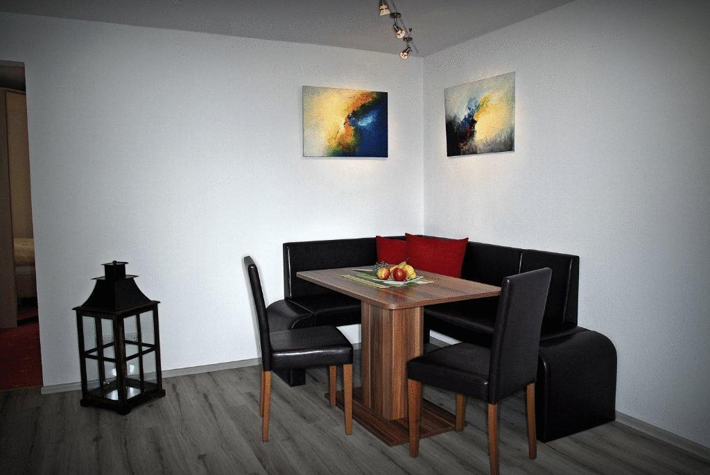 One-Bedroom Apartment,1580415067:JPEG