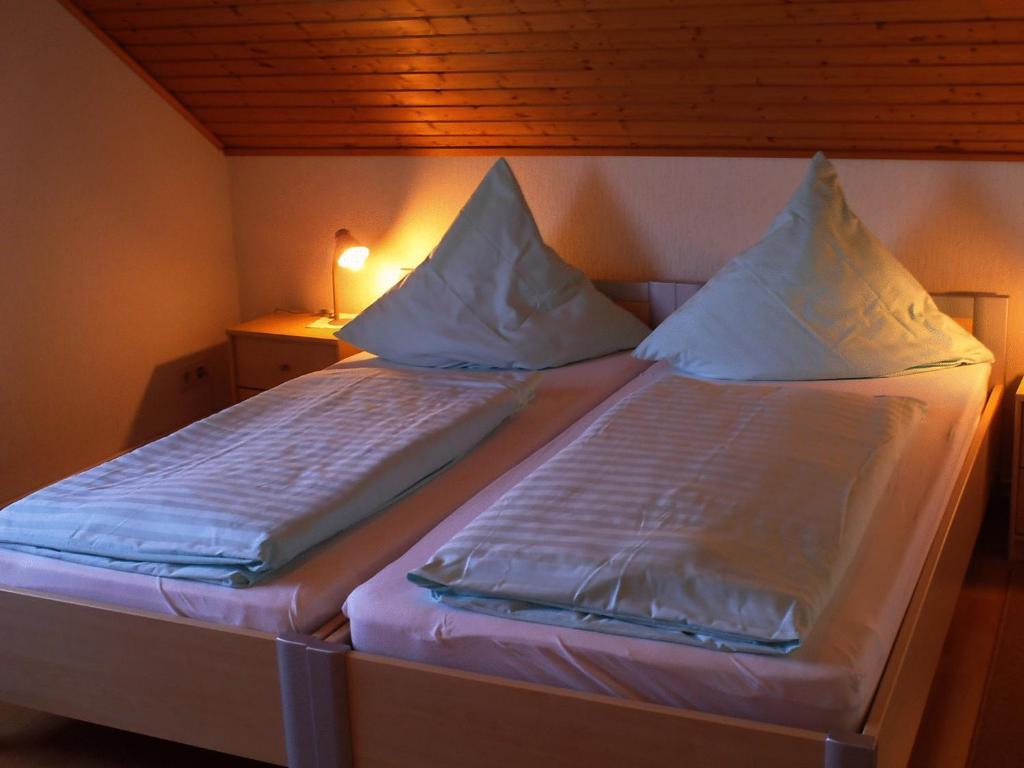 Single Room with Shared Bathroom,56559871:JPEG