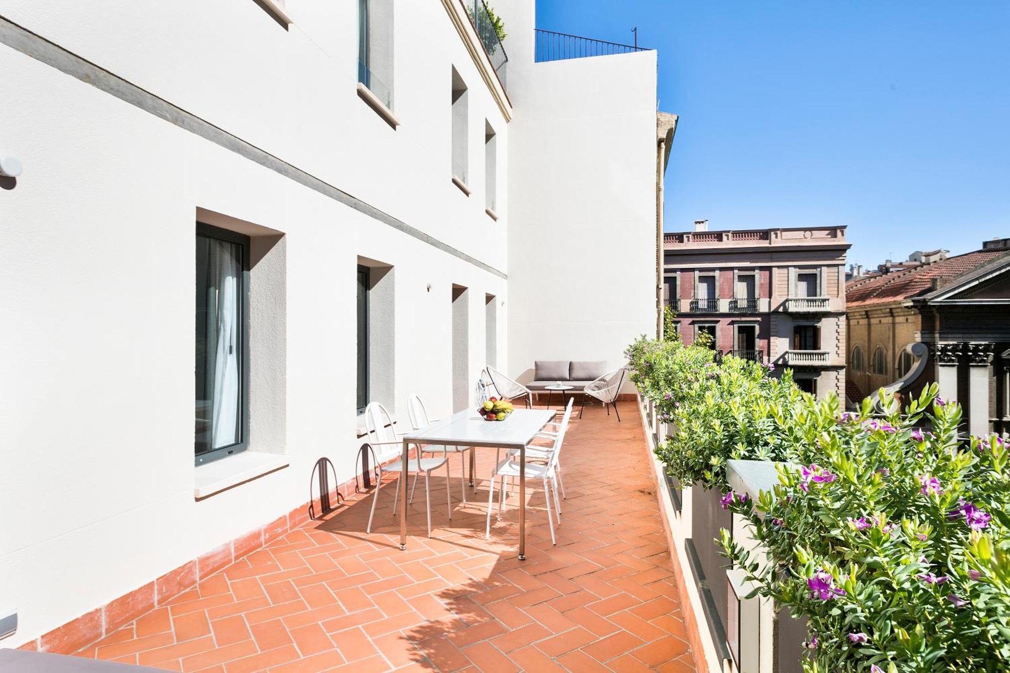 Luxury Two-Bedroom Apartment Terrace