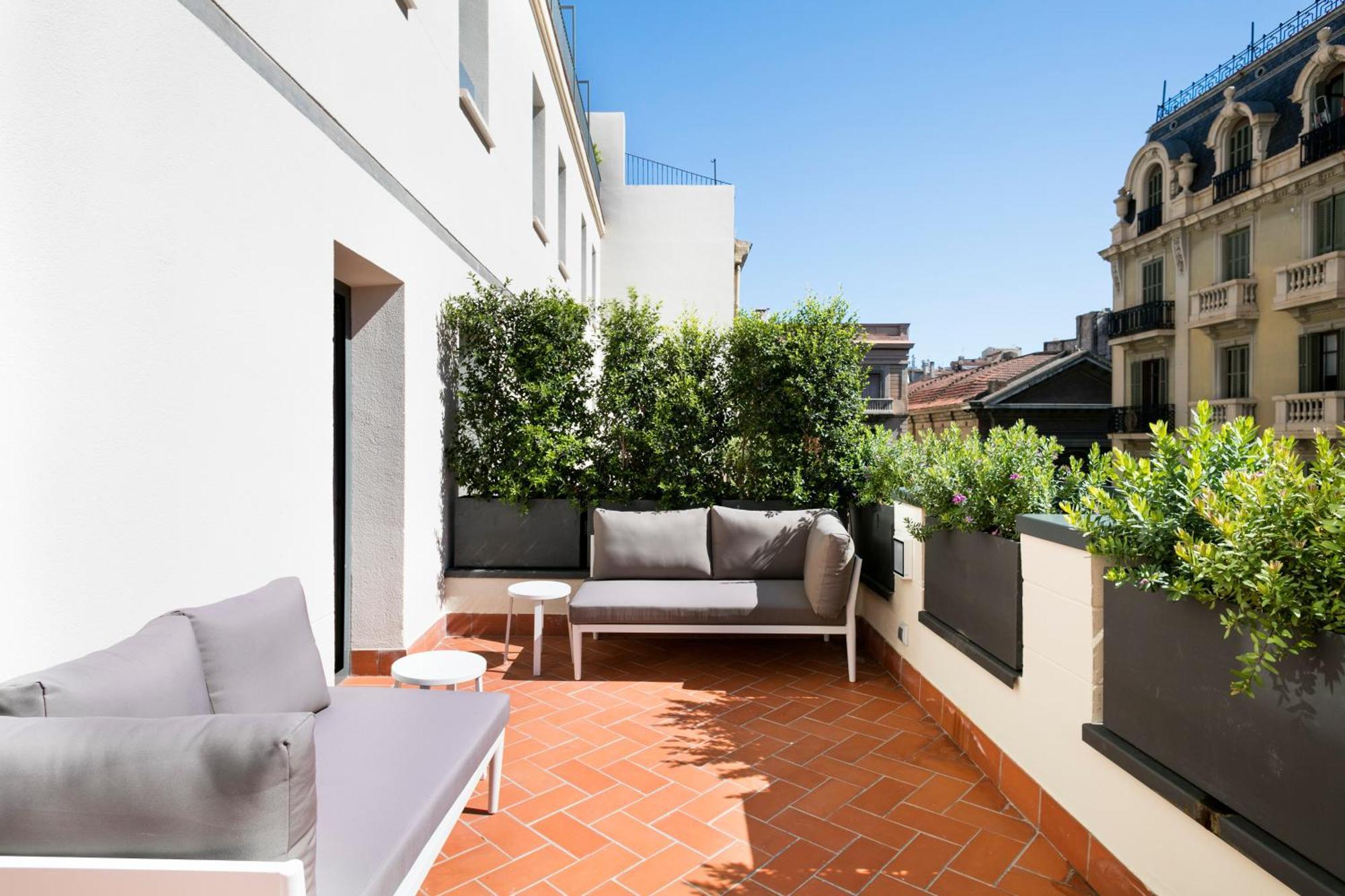 Luxury Two-Bedroom Apartment Terrace