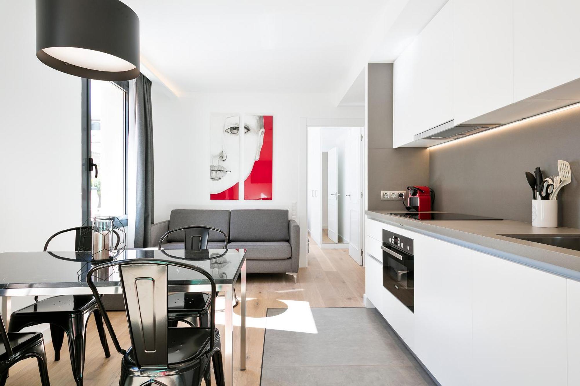 Luxury Two-Bedroom Apartment Terrace