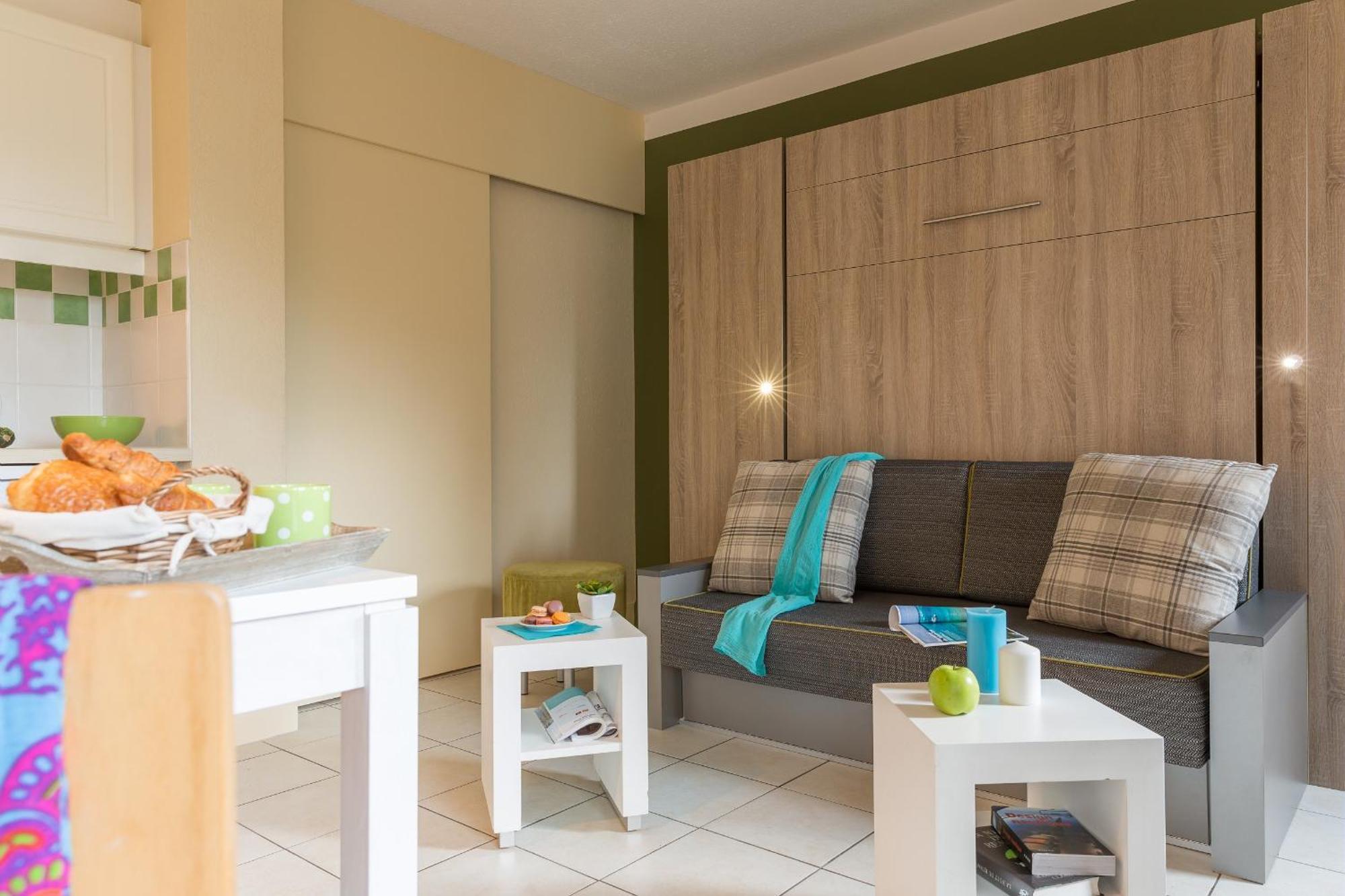 Studio with Sleeping Alcove and Terrace or Balcony (4 People),821626661:JPEG