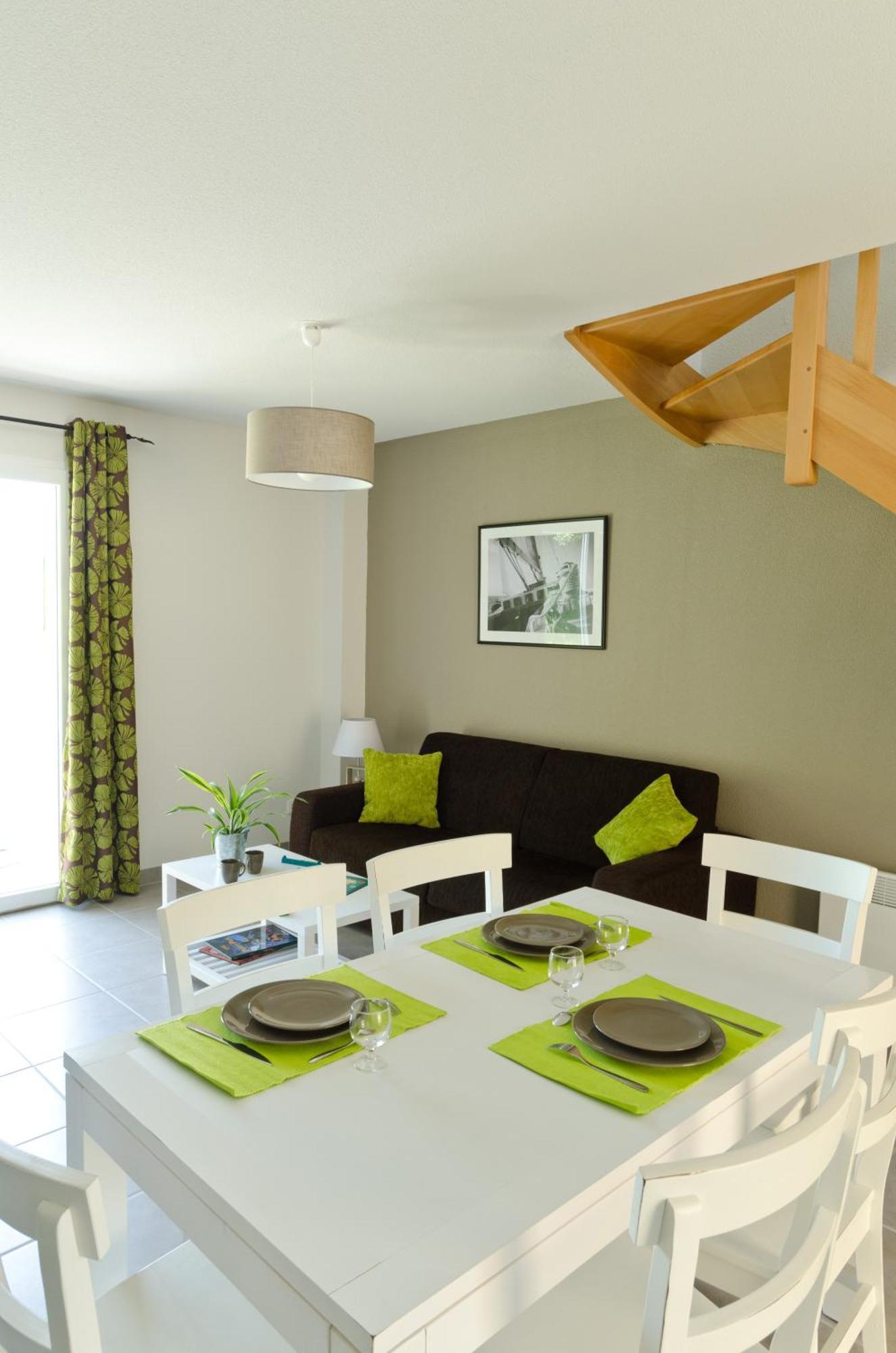 One-Bedroom Apartment,821651162:JPEG