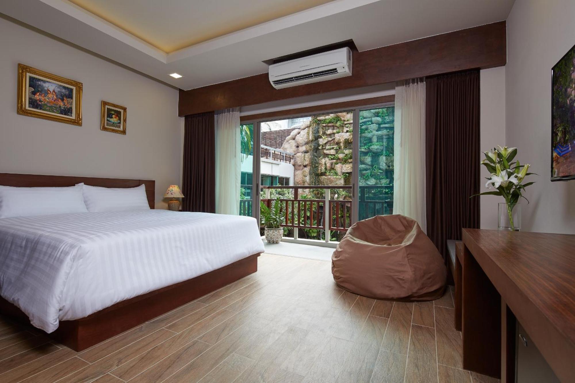 Superior Double or Twin Room Crystal