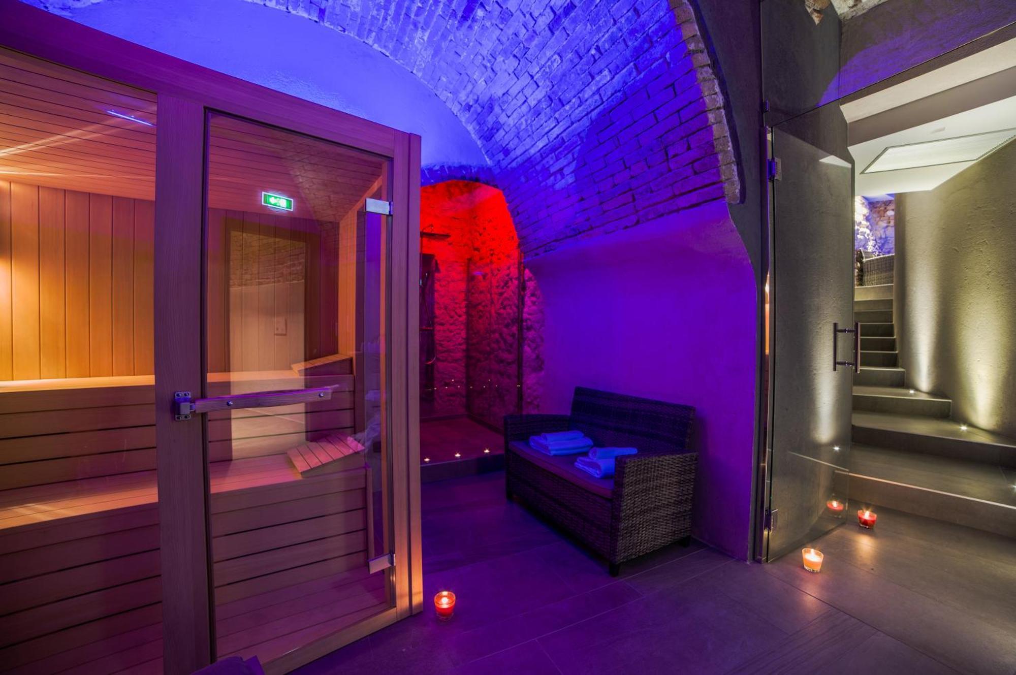 Superior Queen Room Spa Access