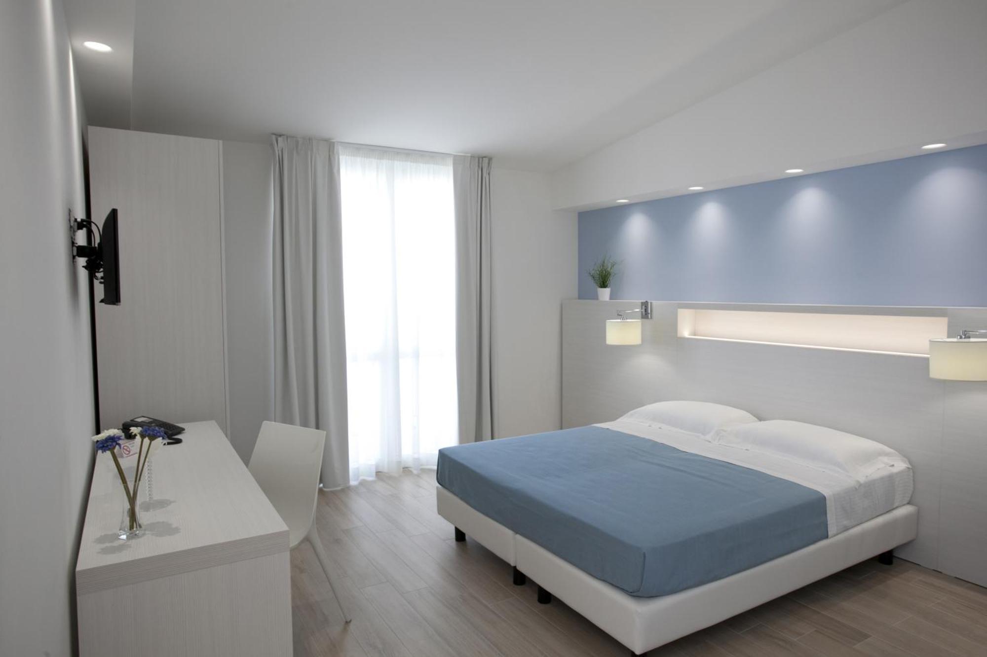 Deluxe Triple Room Balcony