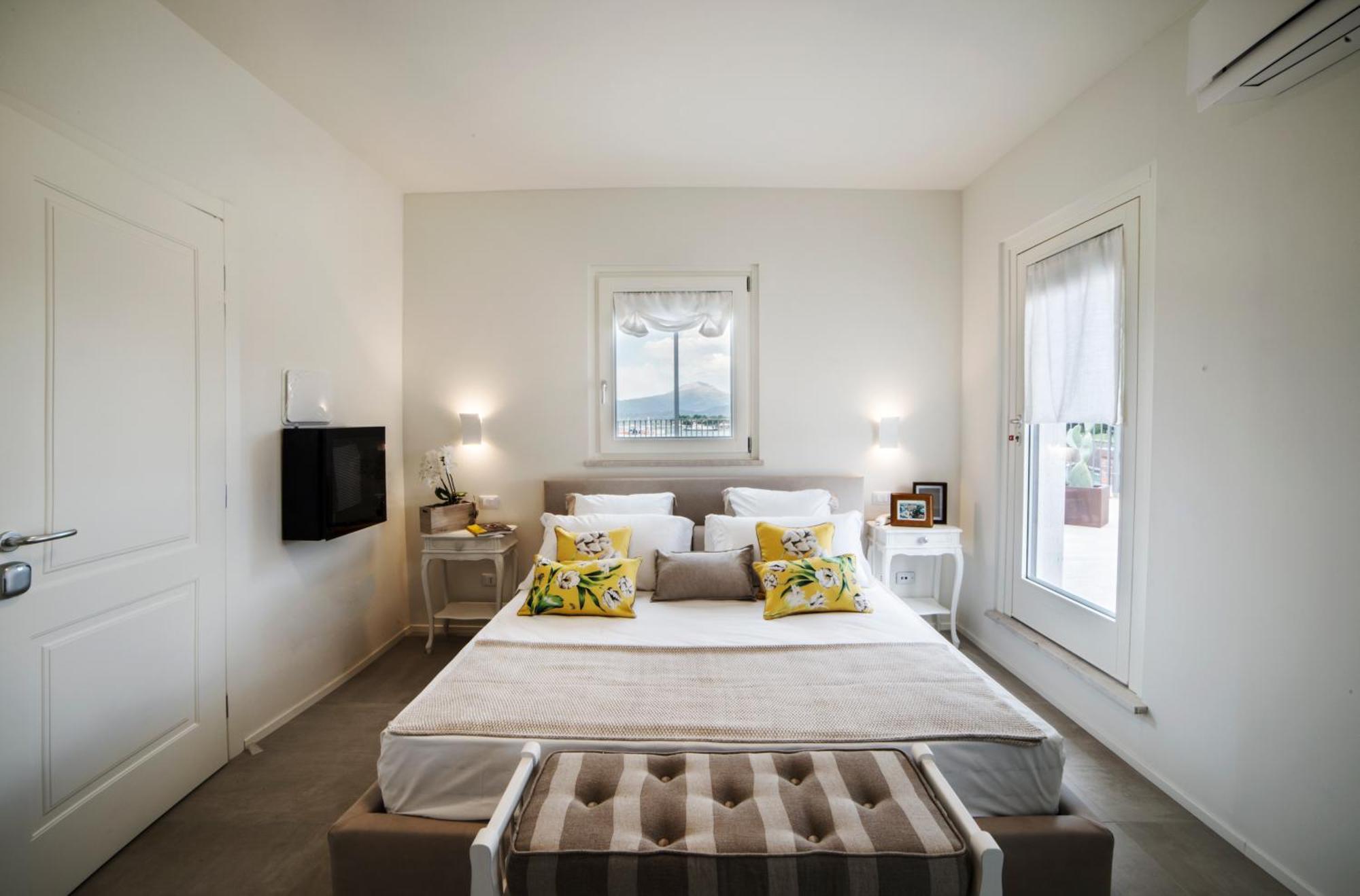 Deluxe Double Room Terrace Lake View