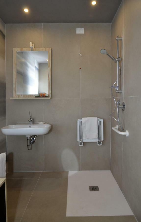 Double or Twin Room Disability Access